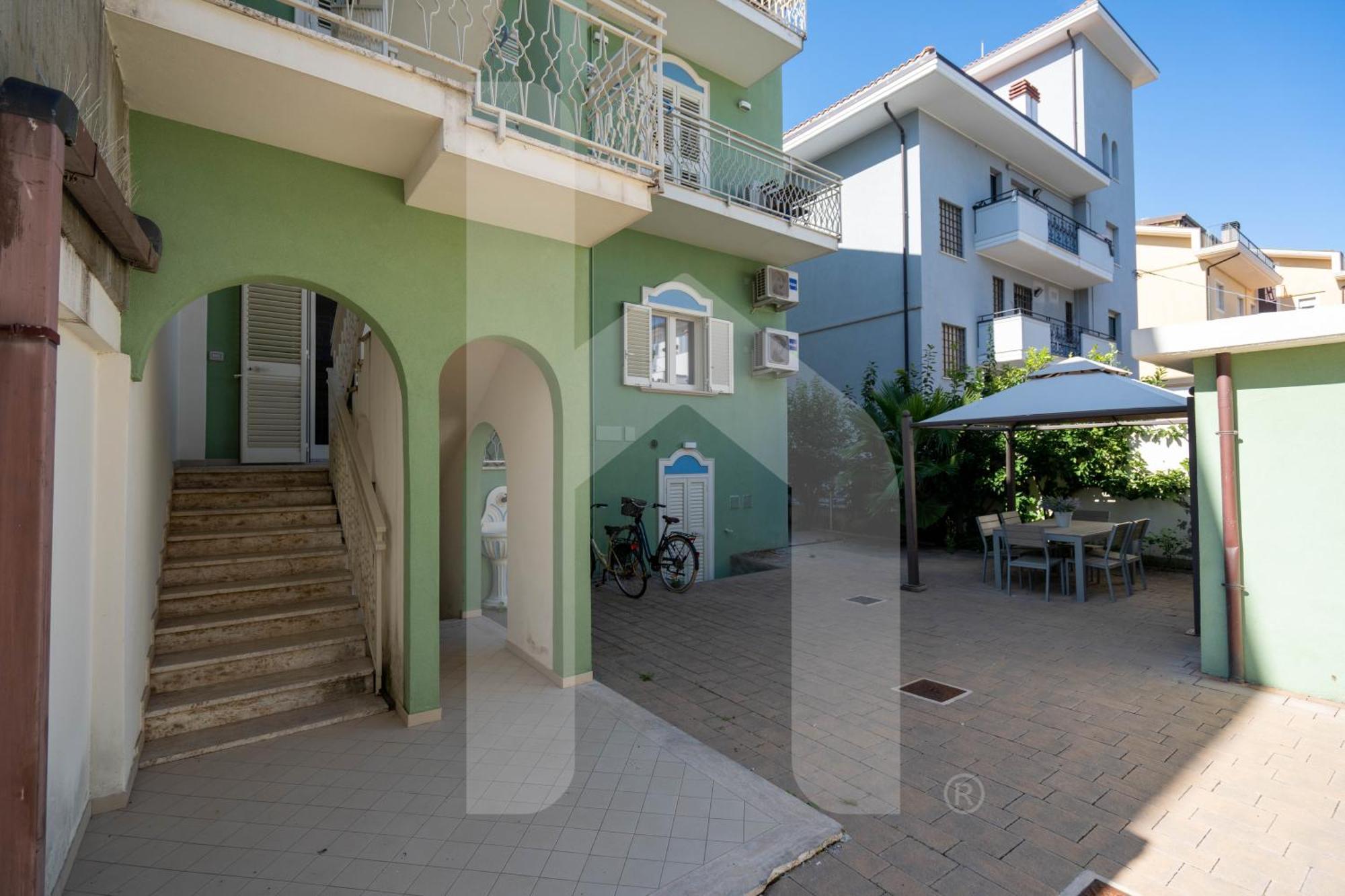 Homiday - Residenza D'Annunzio Apartamento Pineto Exterior foto
